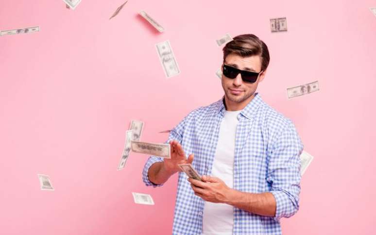 Ser&aacute; que voc&ecirc; ser&aacute; o(a) mais novo(a) milion&aacute;rio(a) do peda&ccedil;o? - Shutterstock.