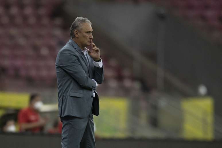 Tite na vitória do Brasil diante do Peru na Arena Pernambuco na quinta-feira, pelas Eliminatórias (Foto: Lucas Figueiredo/CBF)