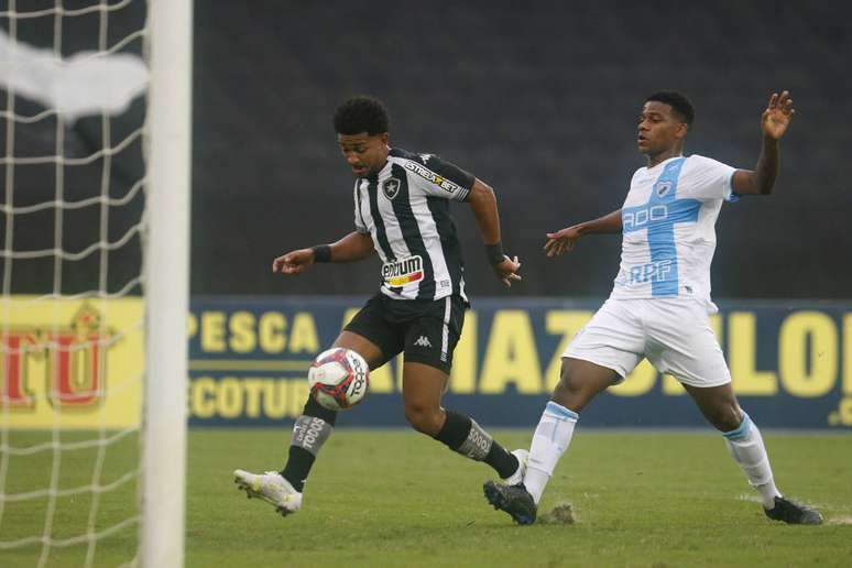 Warley inaugurou o marcador no Estádio Nilton Santos. (Foto: Divulgação/Vítor Silva)