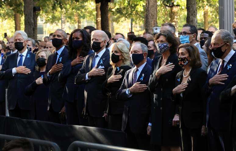 Minuto de silêncio em homenagem ao mortos do 11 de setembro.