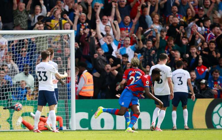 Crystal Palace derrotou o Tottenham 