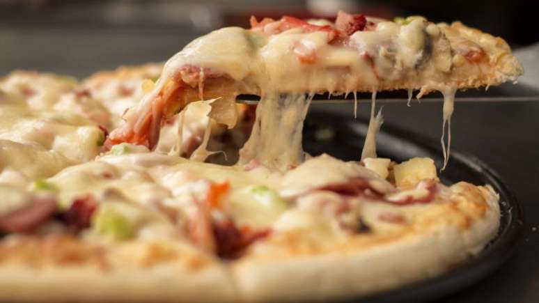 Guia da Cozinha - Pizza no tabuleiro e na frigideira: receitas fáceis e rápidas de preparar