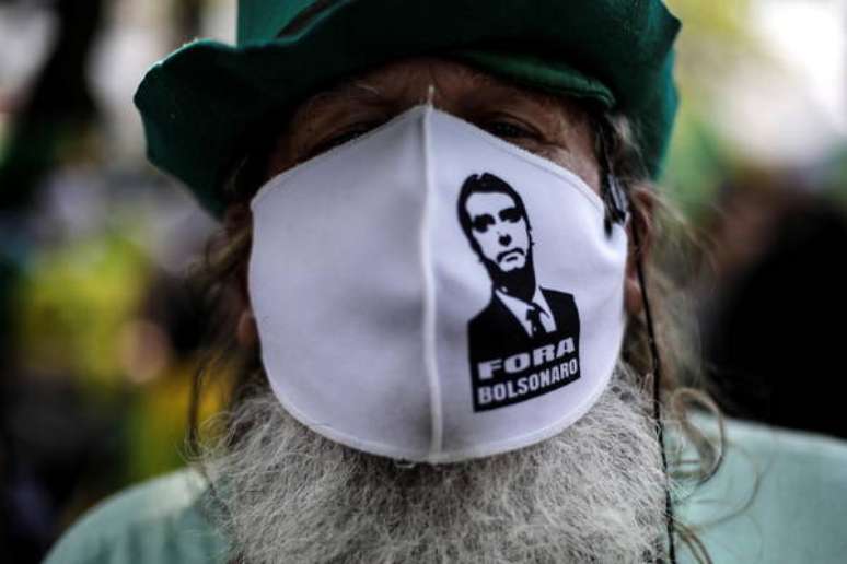 Manifestante em protesto contra Bolsonaro no Rio de Janeiro