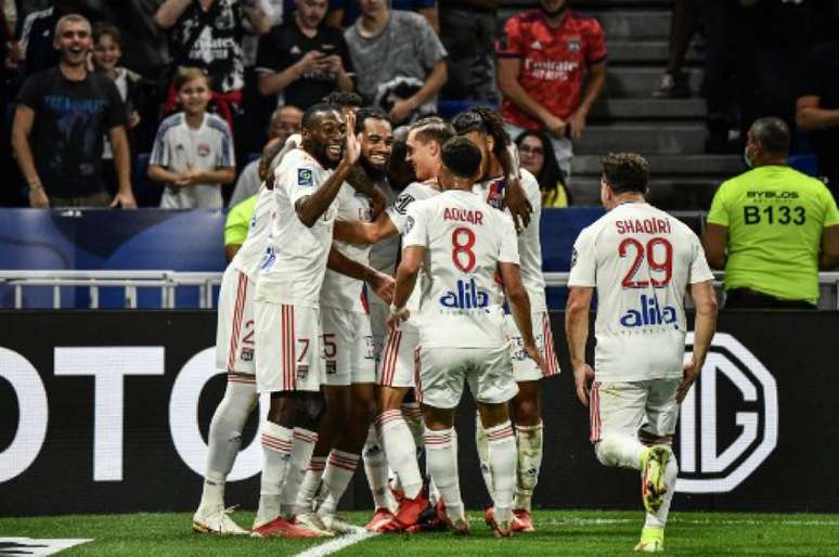 Lyon venceu o Strasbourg pelo Francês (Foto: JEFF PACHOUD / AFP)