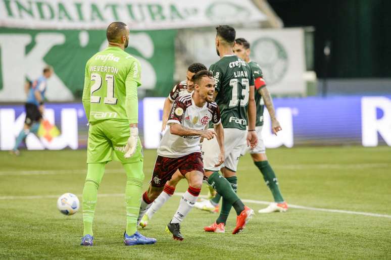 Michael celebra o gol marcado no Allianz Parque. (Foto: Divulgação/Marcelo Cortes)