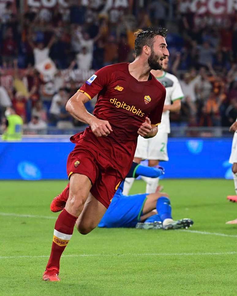 Roma vence Sassuolo, em casa, por 2 a 1, liderando o Campeonato Italiano