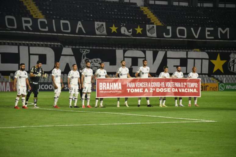 Jogadores do Santos exibem imagem de incentivo (FOTO: Divulgação/Santos FC)
