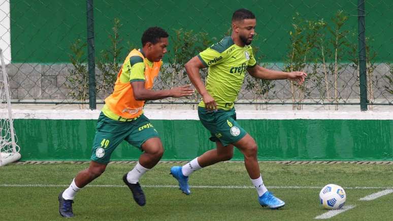 O lateral Jorge treinou normalmente com o restante do elenco na Academia de Futebol (Foto: Cesar Greco/Palmeiras)
