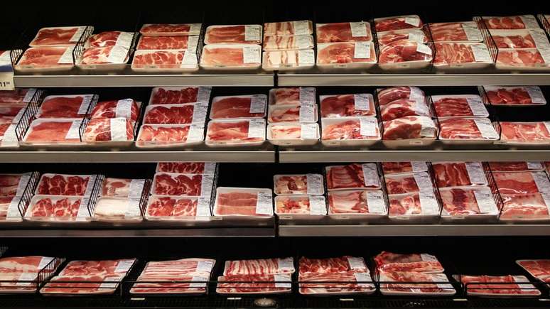 Mais calor e menos água devem prejudicar a qualidade do pasto, afetando a produção de carne, dizem cientistas. Preços altos vão tornar o consumo do produto ainda mais desigual