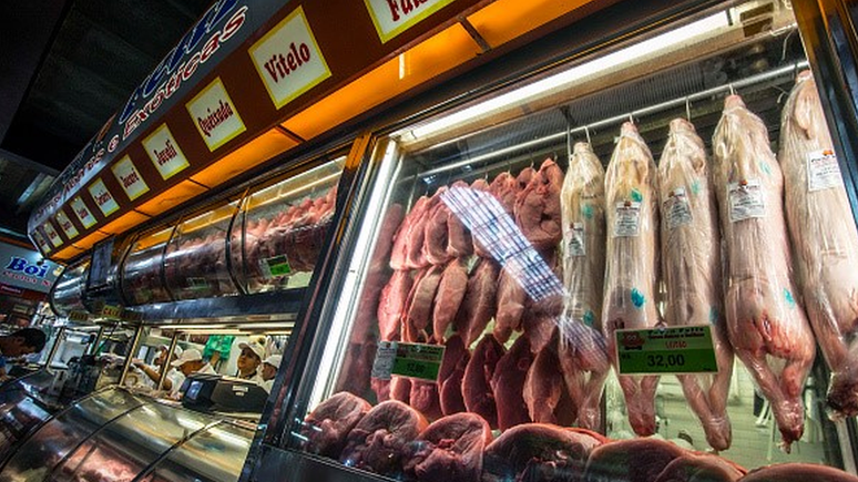 Subida do preço da carne diminuiu o acesso ao alimento, uma das principais fontes de ferro