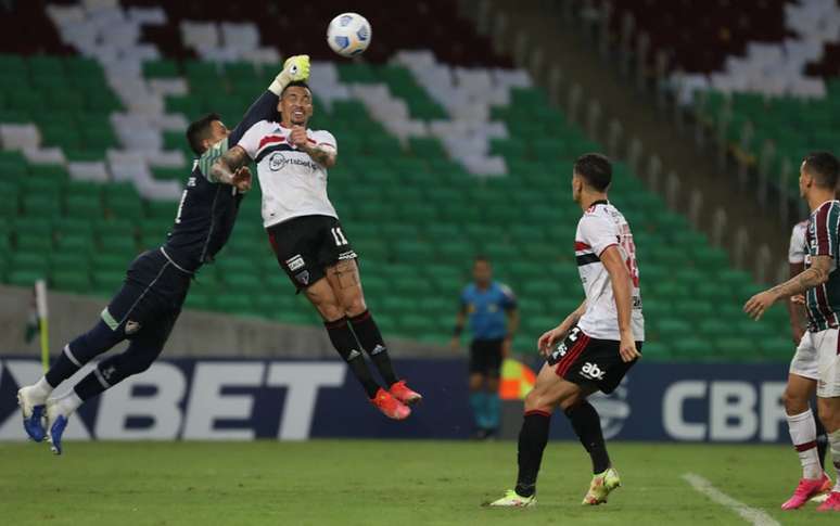 São Paulo perdeu por 2 a 1 para o Fluminense (Foto: Rubens Chiri / saopaulofc.net)