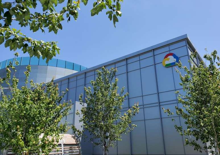 Logotipo do Google Cloud no prédio matriz da companhia, na Califórnia. 19/6/2019.  REUTERS/Paresh Dave