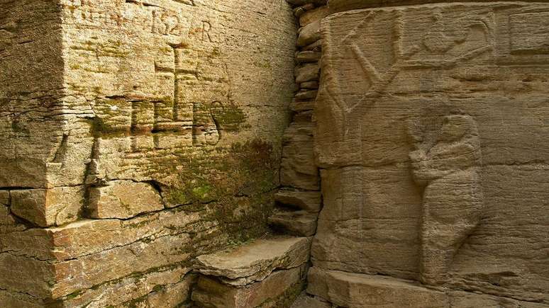 Templos com baixo-relevo e outras estruturas trypillianas gravadas oferecem pistas sobre a antiga cultura