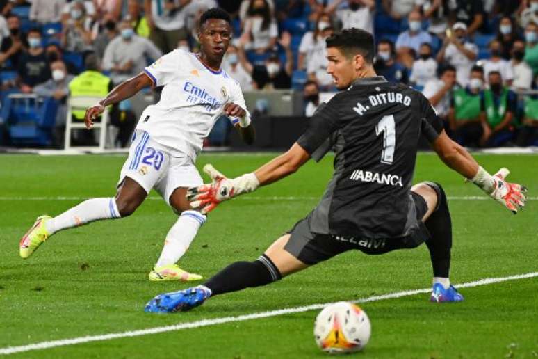 Vini Jr marcou em vitória do Real Madrid (Foto: GABRIEL BOUYS / AFP)