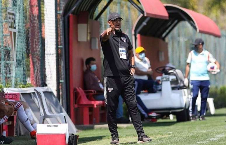 Menta falou sobre a fase do time sub-17 do São Paulo (Foto: Anderson Rodrigues/Saopaulofc.net)