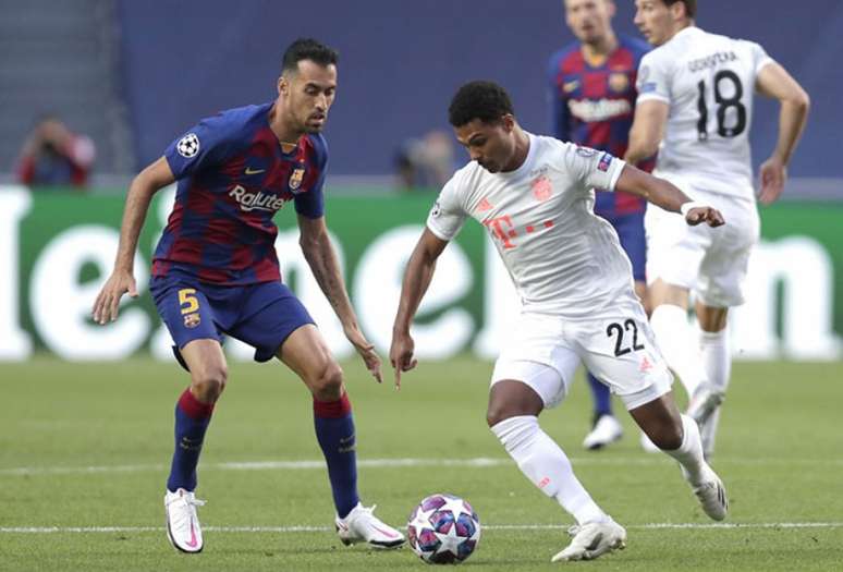 Barcelona e Bayern enfrentam-se pela Champions (Foto: MANU FERNANDEZ / POOL / AFP)