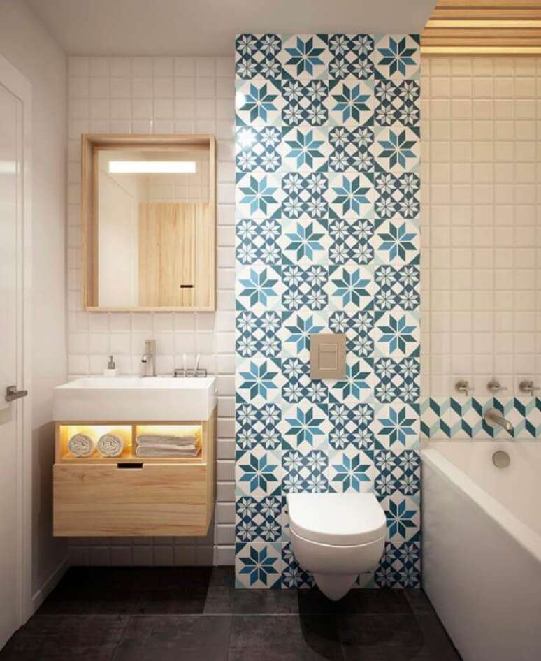 11. Azulejo antigo para decoração de banheiro bonito com gabinete de madeira pequeno – Foto: Archidea