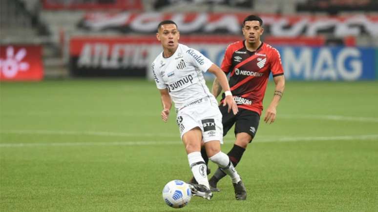 Athlético-PR venceu o primeiro jogo por 1 a 0 (Foto: Divulgação / Santos)