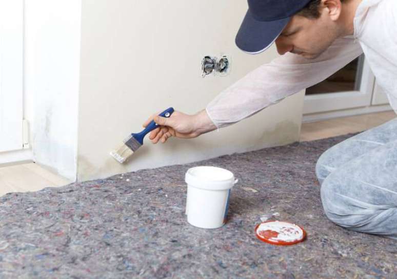 5. Pintar pode ser uma &oacute;tima forma de evitar o retorno do mofo depois seguir nossas dicas de como tirar mofo da parede &ndash; Foto Shutterstock