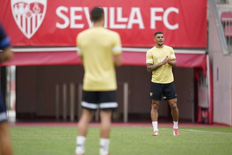 Brasileiro Diego Carlos é um dos pilares da equipe do Sevilla.