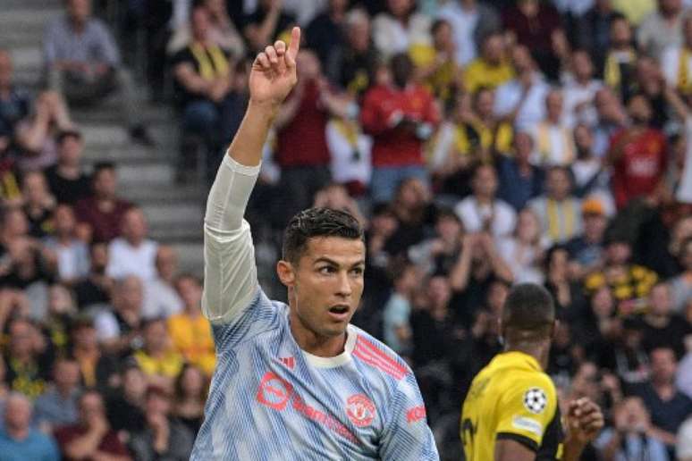 Cristiano Ronaldo foi substituído e deu lugar a Lingard (Foto: SEBASTIEN BOZON / AFP)