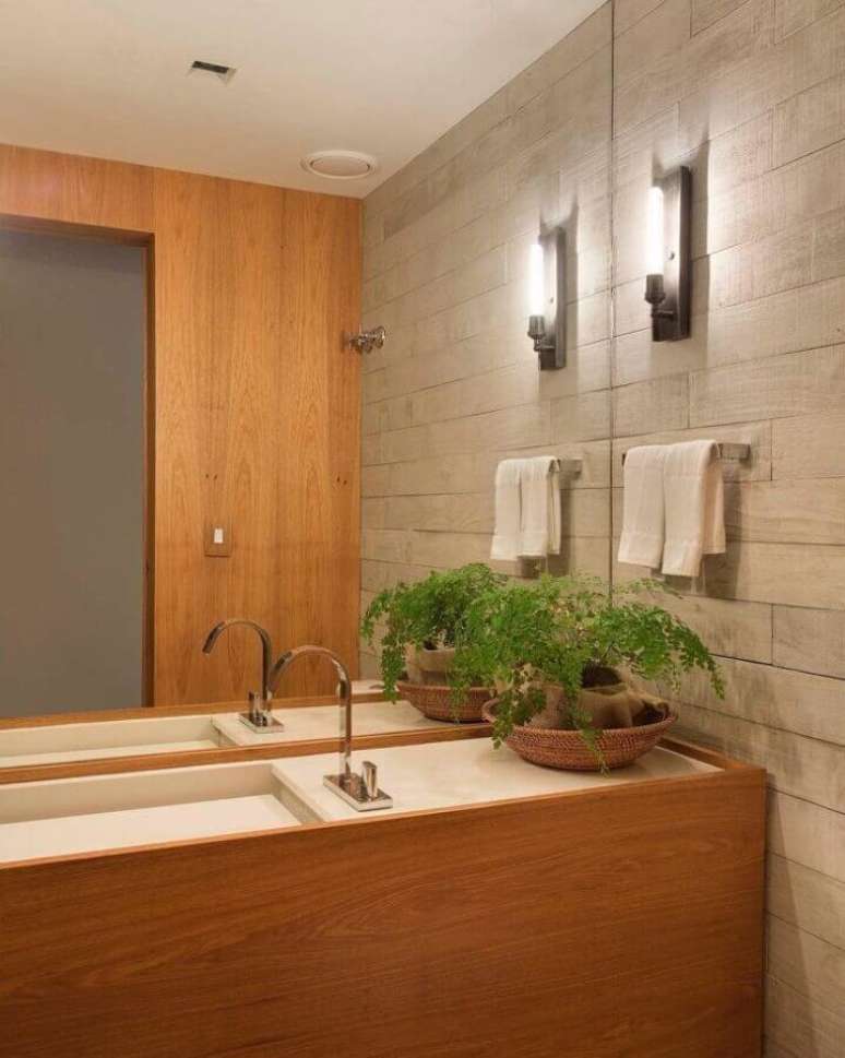 4. Vaso de planta para bancada de banheiro bonito decorado em cores neutras – Foto: Escala Arquitetura