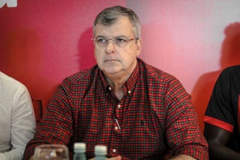 Luiz Henrique era vice de Paulo Carneiro, afastado no início de setembro (Letícia Martins/EC Vitória)