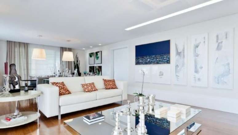 49. Vaso de flor para sala de estar chique &ndash; Foto Sesso e Dalanezi