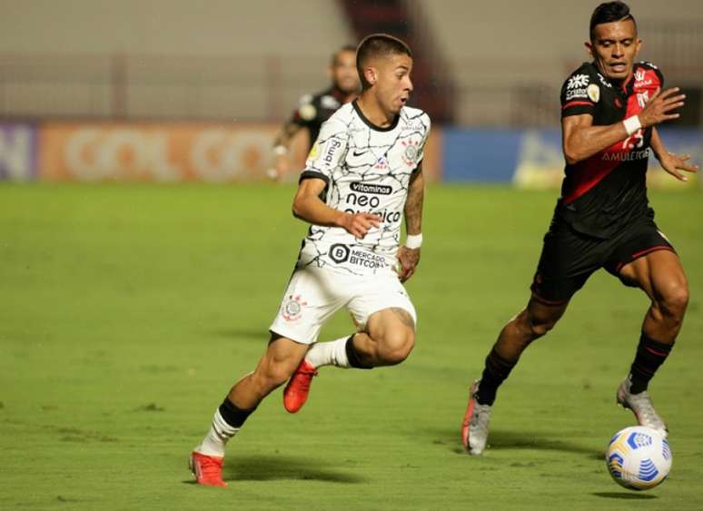 Gabriel Pereira é prata da casa corintiana e tem voltado a ganhar espaço (Foto: Rodrigo Coca/Ag. Corinthians)