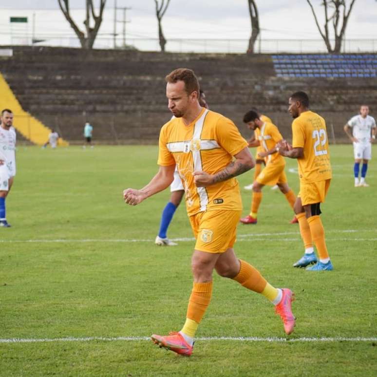 Zé Love comemorando gol pelo Jacaré (Foto: Divulgação / Brasiliense)
