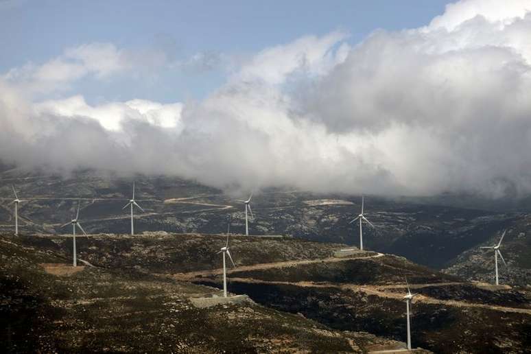 Turbinas eólicas em montanha perto de Karystos, na Grécia
16/04/2021
REUTERS/Alkis Konstantinidis