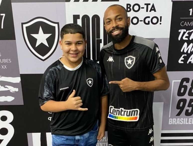 Matheus Andrade, o Gordin do Tiktok, e Chay, do Botafogo (Foto: Reprodução)