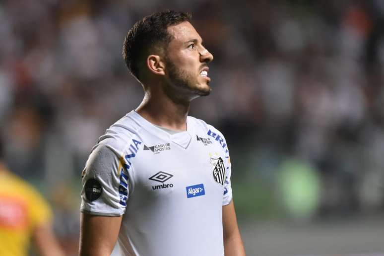 Titular da equipe, Jean Mota passou mal durante o dia antes do jogo (Foto: Ivan Storti/Santos FC)