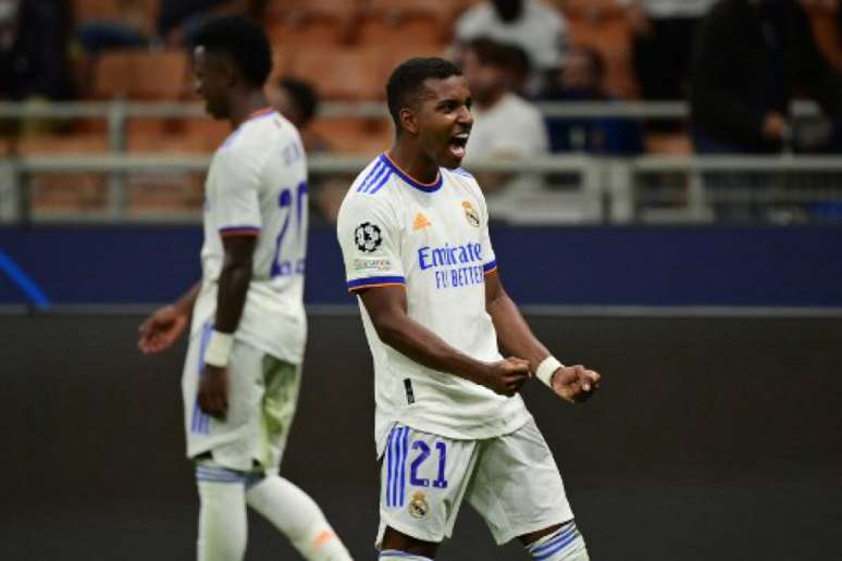 Rodrygo comemorando o gol da vitória do Real Madrid na Champions League (Foto: MIGUEL MEDINA / AFP)