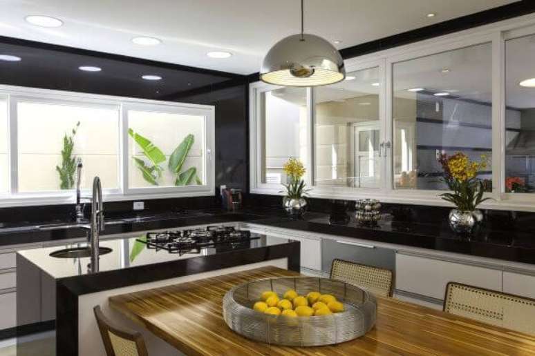 12. Cor prata na cozinha moderna &ndash; Foto Aquiles Nicolas Kilaris