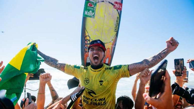 Gabriel Medina comemora o tricampeonato do Circuito Mundial (Foto: Divulgação/WSL)