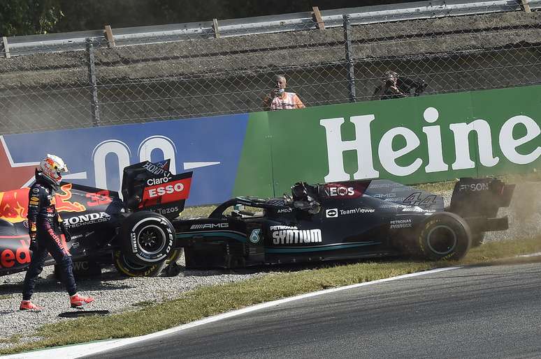 Lewis Hamilton e Max Verstappen bateram de novo e abandonaram o GP da Itália 