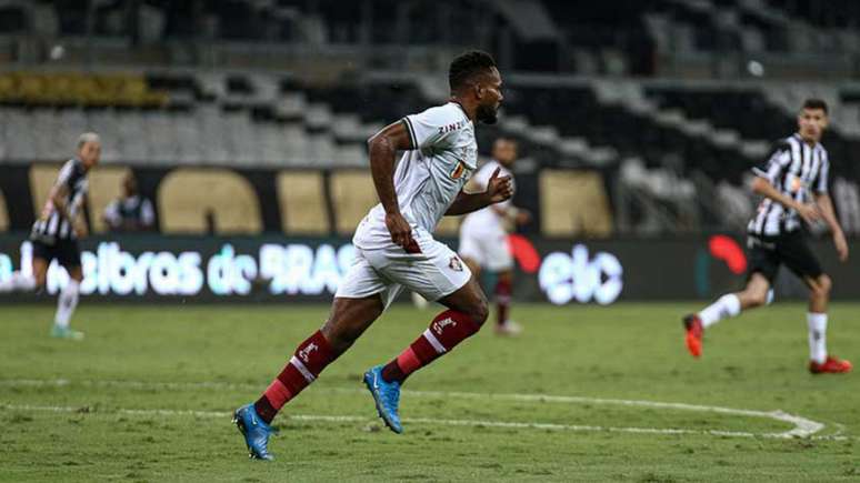 Luccas Claro comentou a segunda eliminação do Fluminense na temporada (Foto: Lucas Merçon / Fluminense)