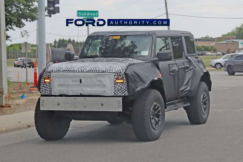 Ford Bronco Raptor disfarçado.