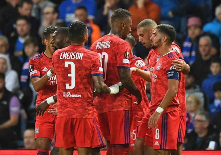 Lyon na comemoração do gol na Europa League (Foto: ANDY BUCHANAN / POOL / AFP)