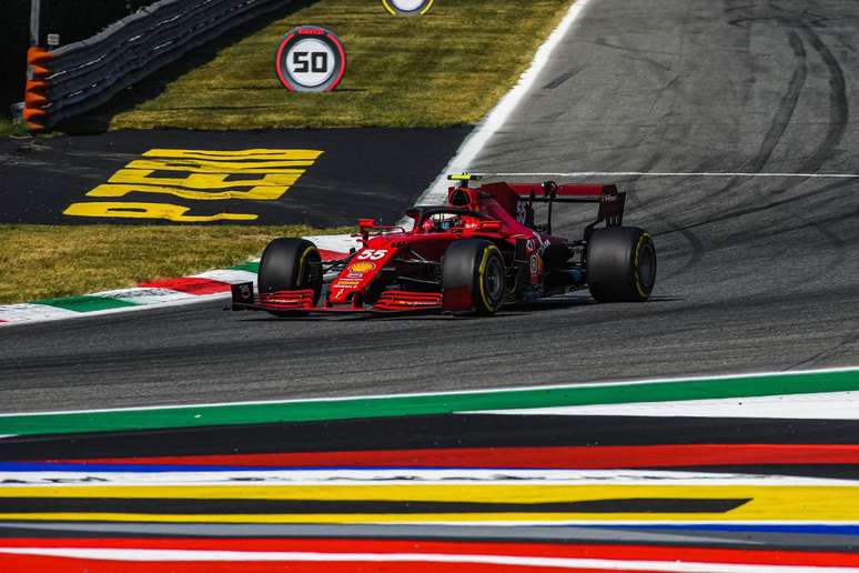 Carlos Sainz também fez testes com a Ferrari 