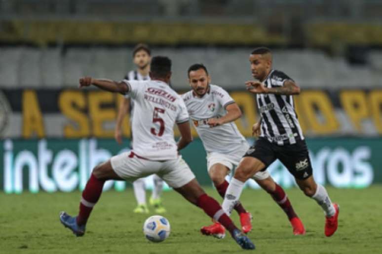 O treinador alvinegro elogiou a versatilidade do time em campo para sair da marcação do Fluminense-(Pedro Souza/Atlético-MG)