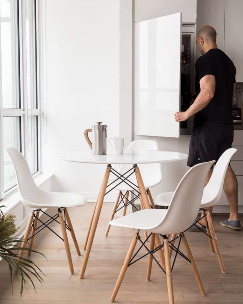 15. Cozinha pequena com conjunto de mesa eiffel &ndash; Foto Cookprimal gourmet