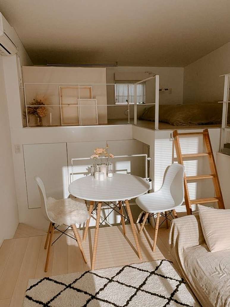 11. Casa pequena com mesa eiffel &ndash; Foto Etsy