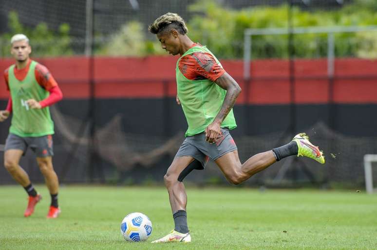 O atacante Bruno Henrique durante atividade do Flamengo nesta sexta-feira (Foto: Marcelo Cortes/Flamengo)