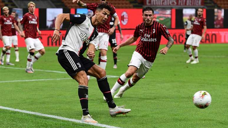 No último jogo entre os gigantes, o Milan venceu a Juventus por 3 a 0, em maio (Foto: AFP)