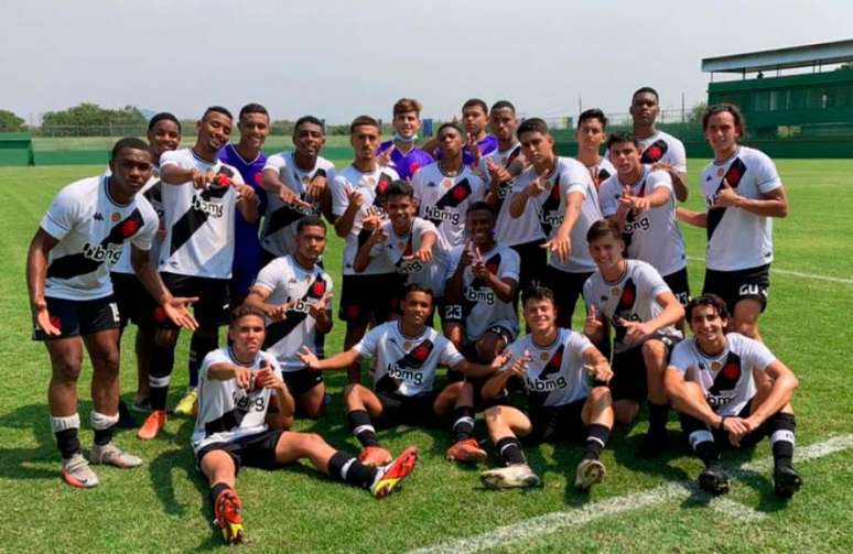 Time sub-17, que goleou o Volta Redonda, é considerado uma das mais talentosos do clube (Foto: Breno Prata/Vasco)