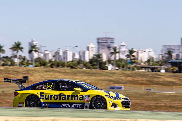 Ricardo Maurício é o pole da nona etapa da Stock Car 