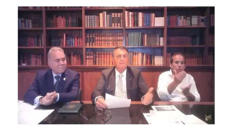 Na última live semanal antes do discurso na ONU, Bolsonaro voltou a lançar dúvidas sobre a eficácia da vacina