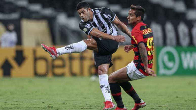 O papai do dia, Hulk, deixou o gol dele em cima do Leão, ajudando o Galo a manter a Liderança do Brasileirão-(Pedro Souza / Atletico MG)